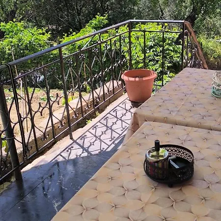 Hv House Nyaraló